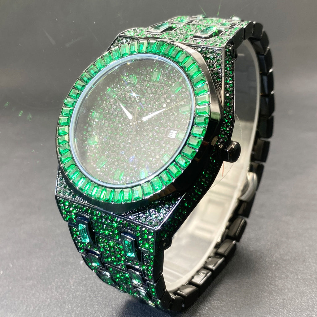 U.M | Fashionable Green Quartz Wristwatch