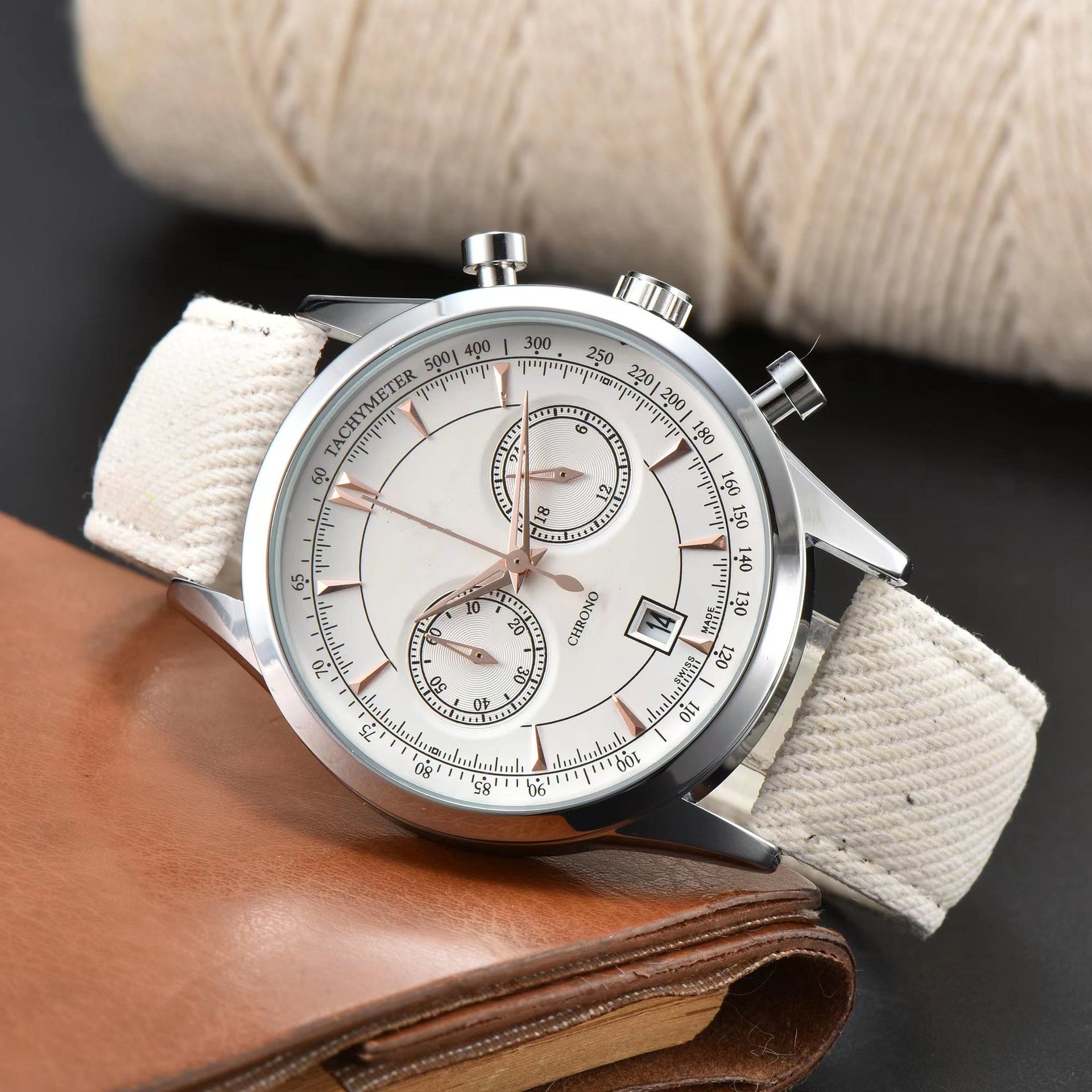 U.M | Classic Colour Quartz Wristwatch