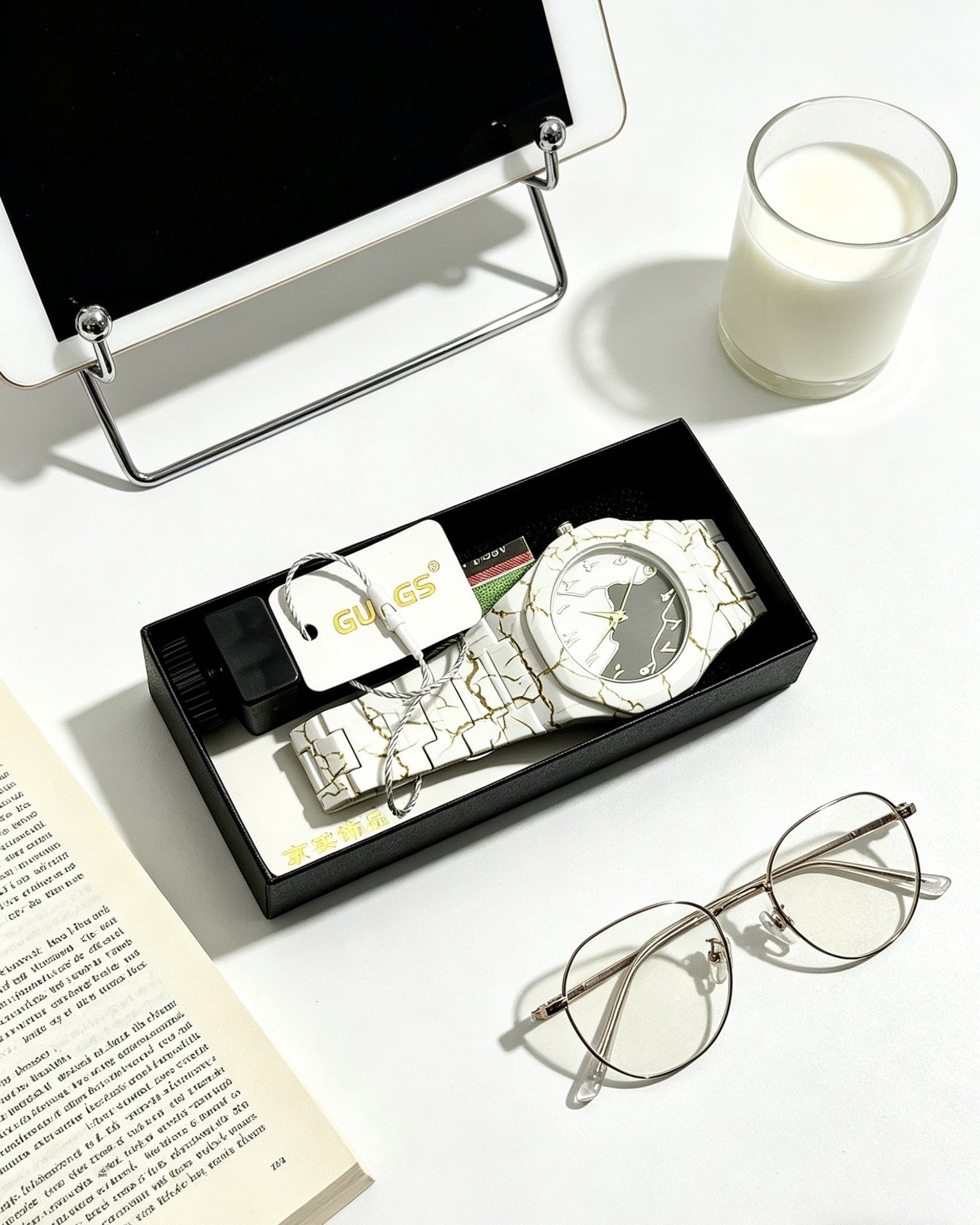 U.M | Unisex Quartz Wristwatch Collection
